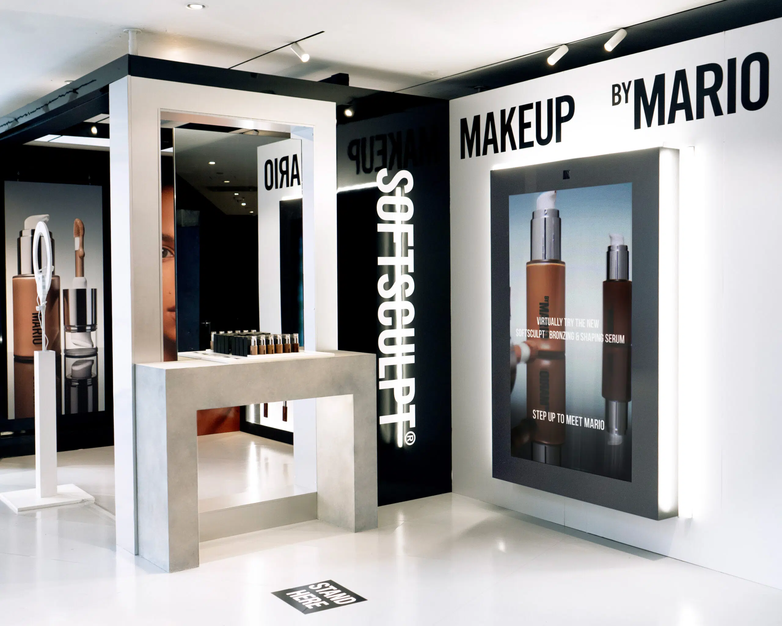 The Ultimate Guide to AI and AR Mirrors: How Smart Screens are Revolutionizing Retail Marketing